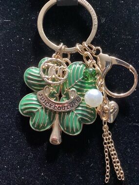 Juicy Couture Green Enamel Clover Charm Keyring with Gold Accents